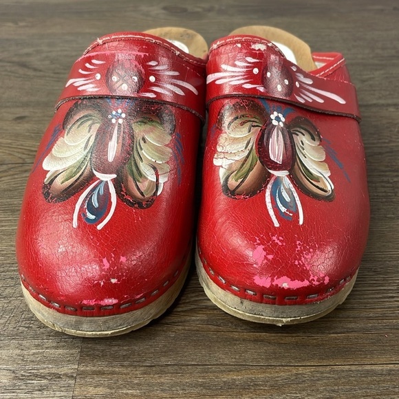 Dala Women’s Red Painted Swedish Clogs, Heidi the Swiss Miss, Scandinavian EU 36 - Picture 9 of 11